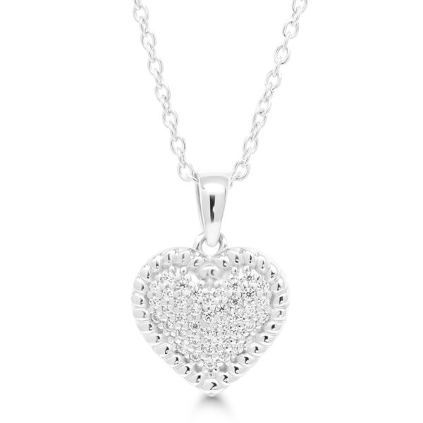 Sydän riipus kirkkailla kivillä ja ohuella ketjulla